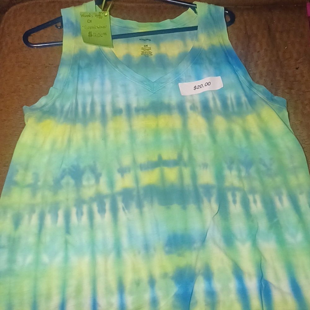 Brand new, never worn 0X Women's Sonoma Custom Tie Dye Tank Top.